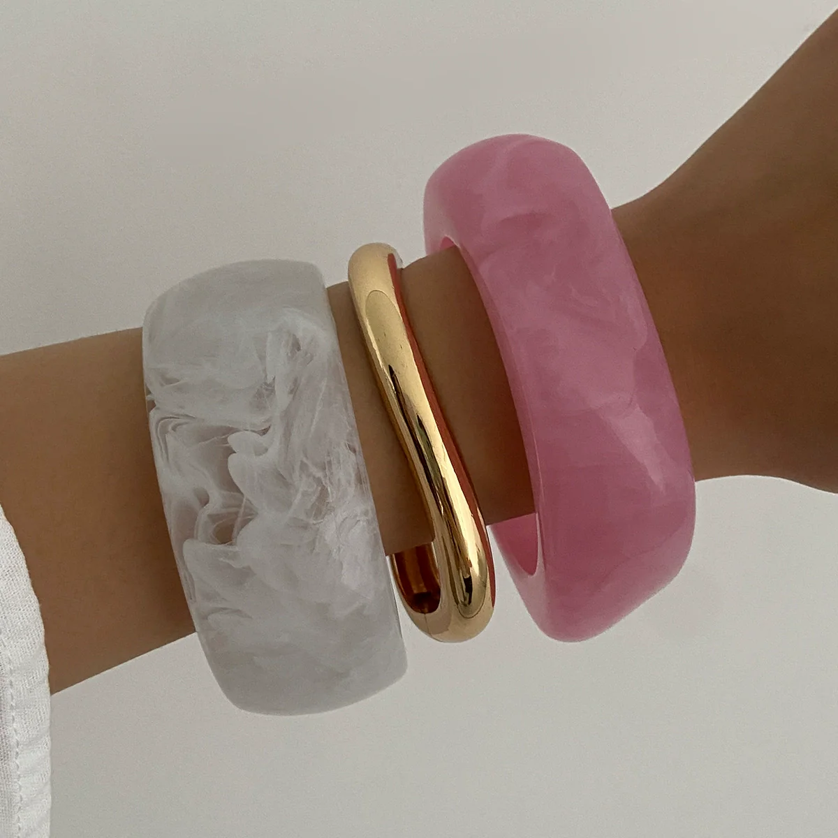 Fashion Acrylic And Alloy Wide Bracelet For Women With Smudged Texture Geometric Asymmetrical Design And Electroplating - Image 3