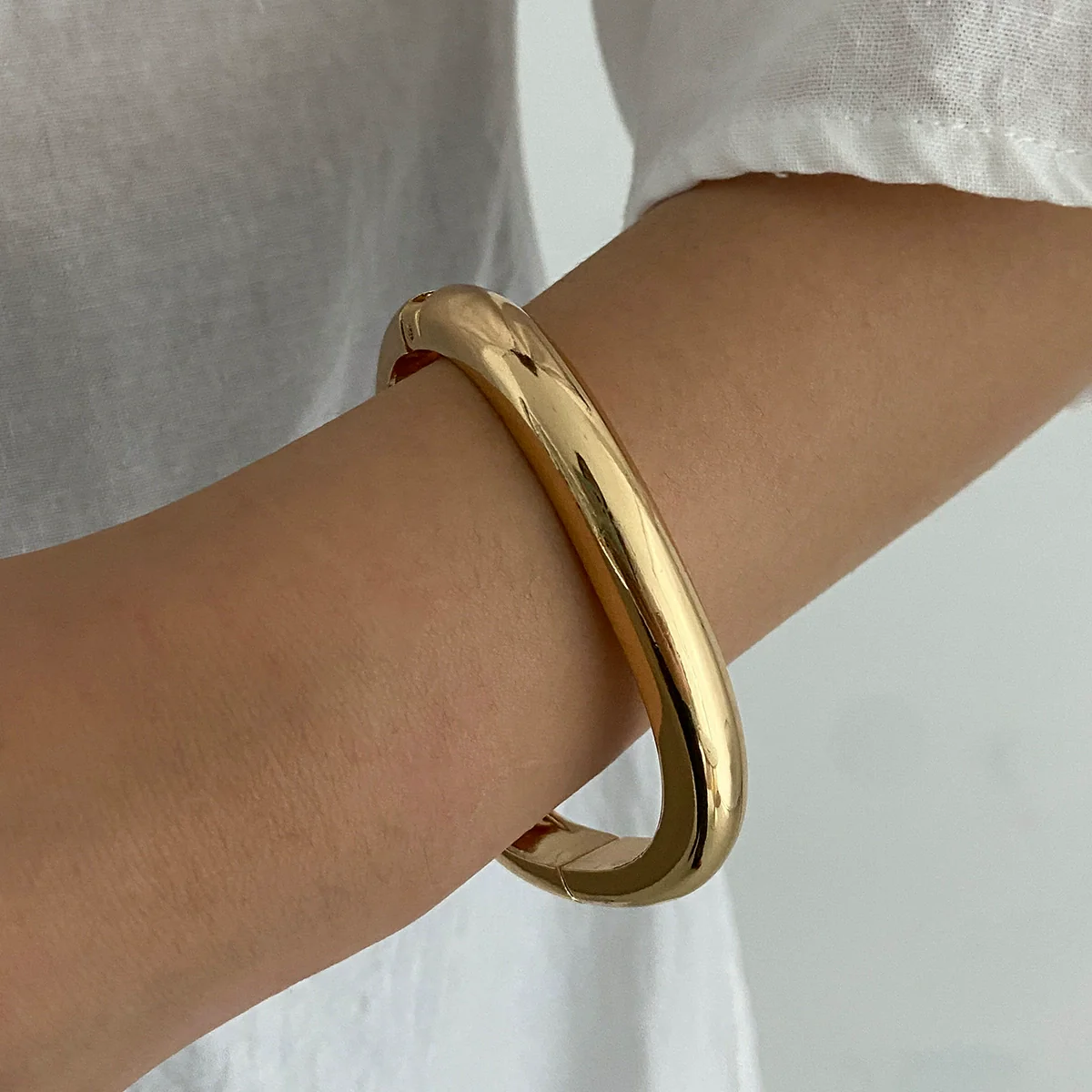 Fashion Acrylic And Alloy Wide Bracelet For Women With Smudged Texture Geometric Asymmetrical Design And Electroplating - Image 6