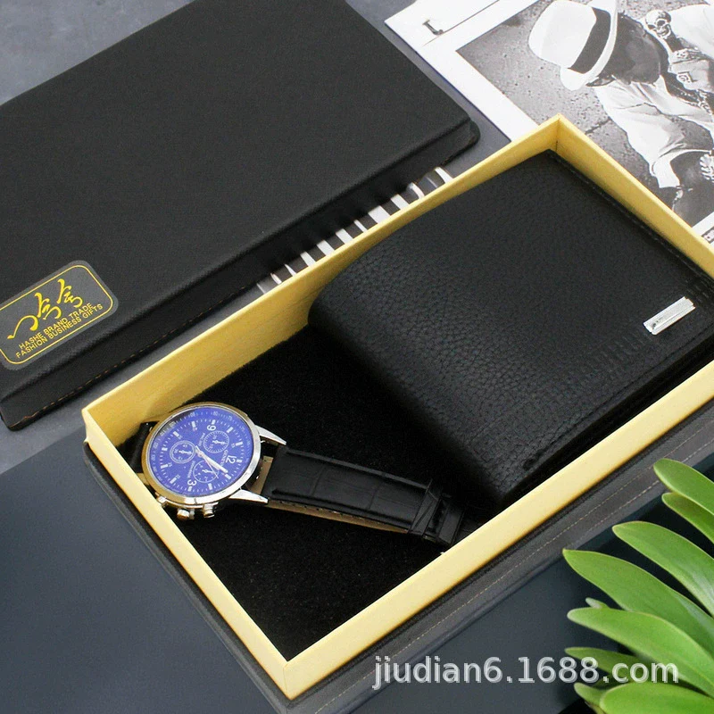 Fashion Alloy And Ordinary Glass Men's Round Dial Blue Light Wrist Watch With Horseshoe Buckle And Onion Crown - Image 15