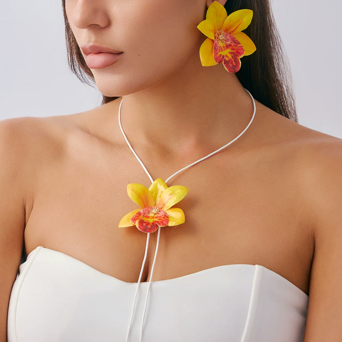 Fashion Artificial Flower Necklace Choker Handmade With Skin Wax Thread And Fabric Flowers - Image 4