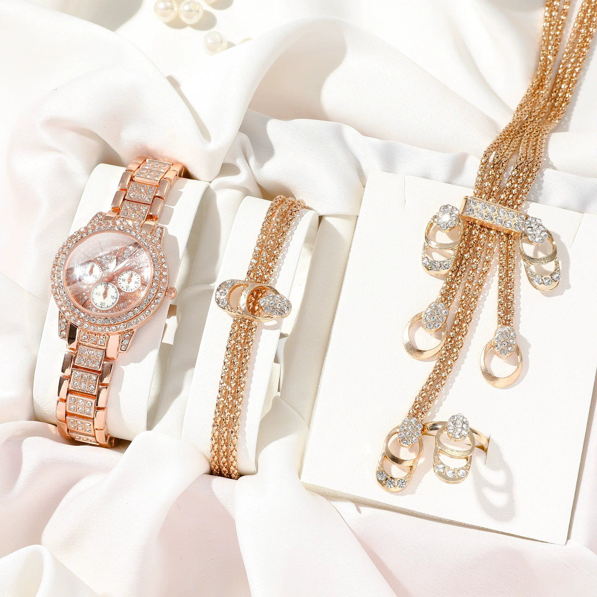 Fashion Elegant Diamondencrusted Alloy Band Rose Gold Quartz Watch For Female - Image 6