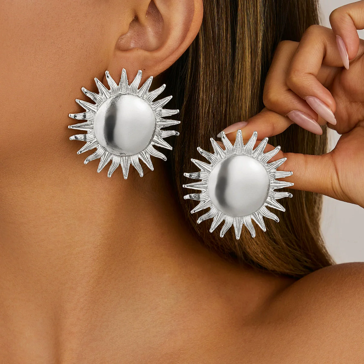 Fashion Exaggerate Alloy Fivepointed Star Sun Flower Electroplated Hammered Imitation Pearl Women's Earrings - Image 9