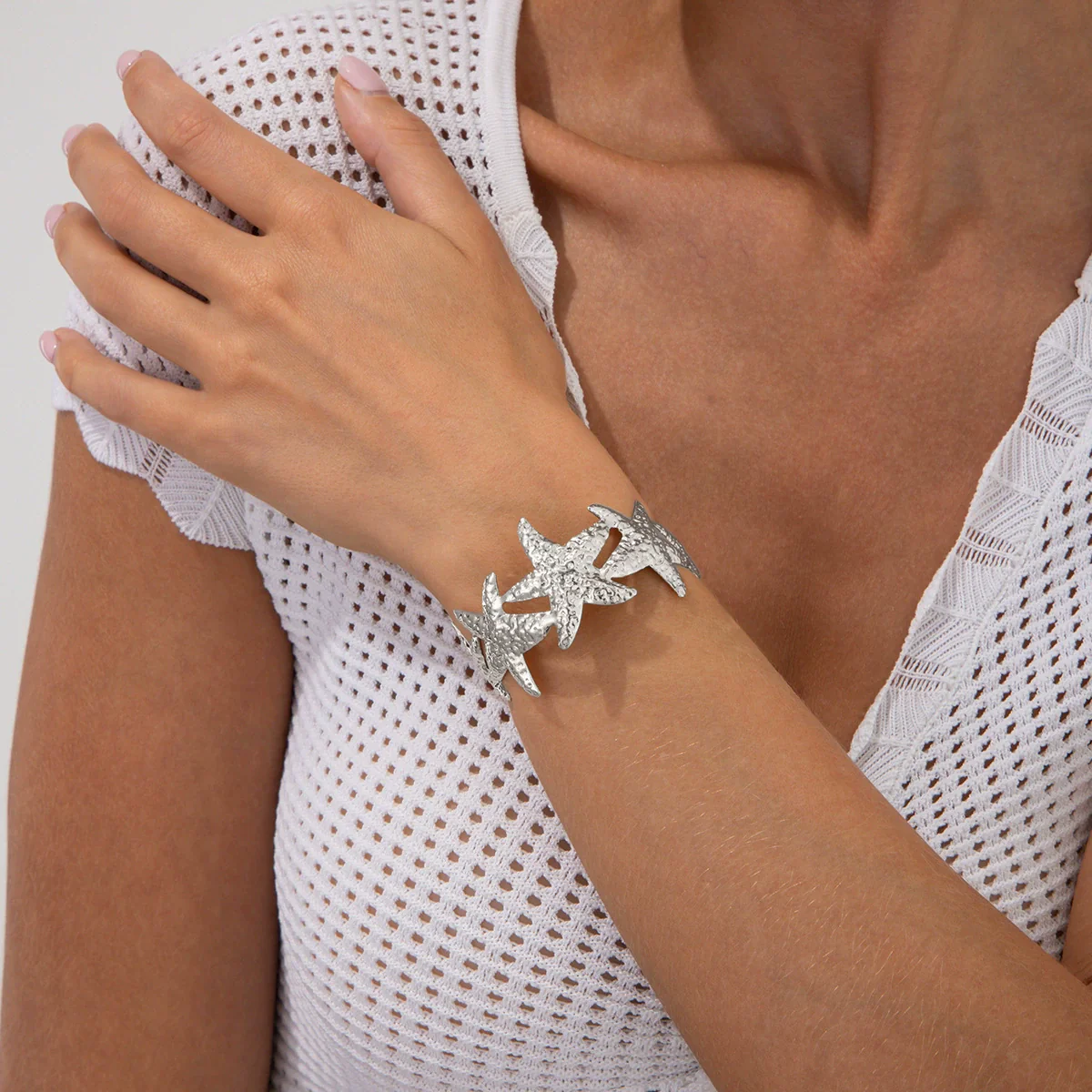 Fashion Exaggerated Starfish And Conch Iron Open Bracelet With Electroplating Animal Vacation Style - Image 11