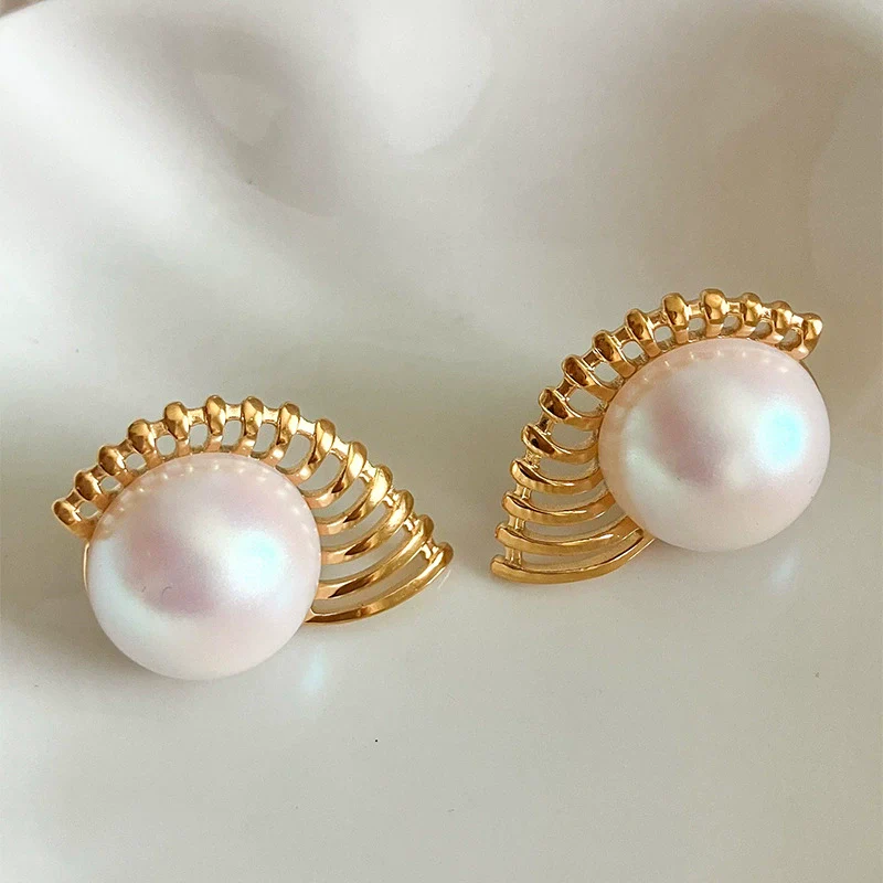 Fashion Feather Pearl Inlay Stainless Steel Earrings With Wings Design And Electroplating Treatment - Image 2