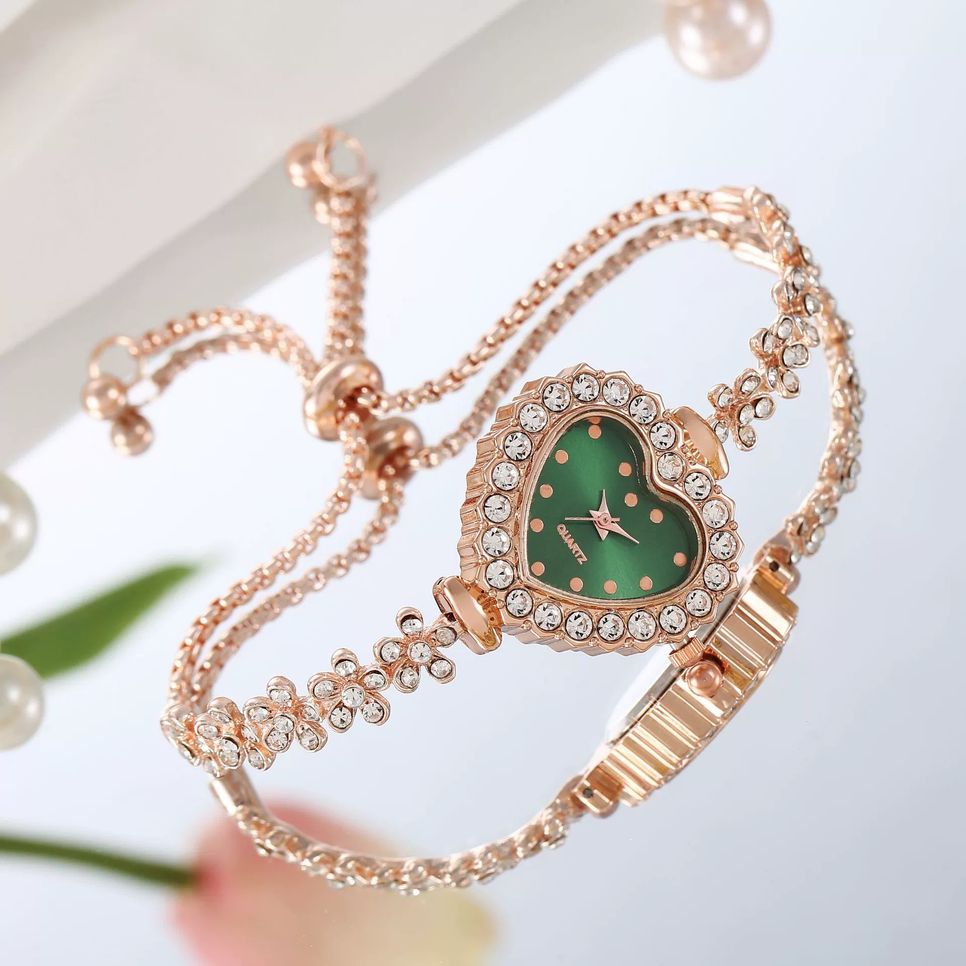 Fashion Flower Women's Bracelet Watch With Diamondembedded Heart Color Dial Alloy Strap And Metal Case - Image 10