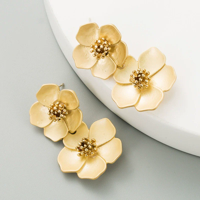 Fashion Fresh Sweet Elegant Multilayer Flower Alloy Baking Paint Women's Earrings - Image 2