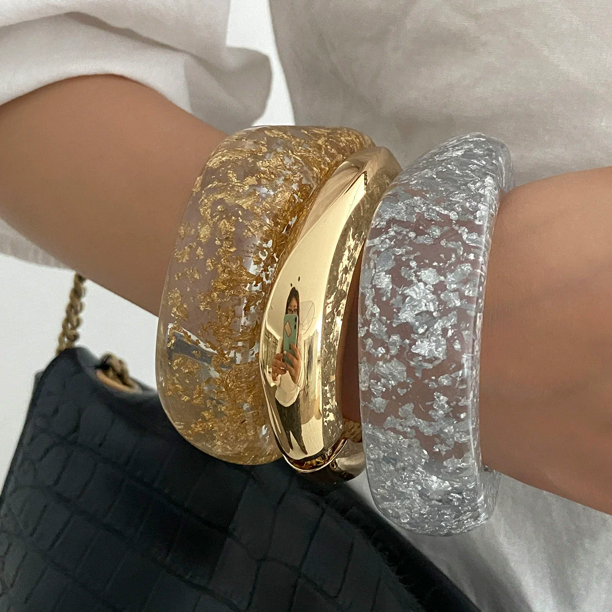 Fashion Hand Jewelry Light Luxury Gold Foil Resin Bracelet For Women Irregular Shape Polish Processing