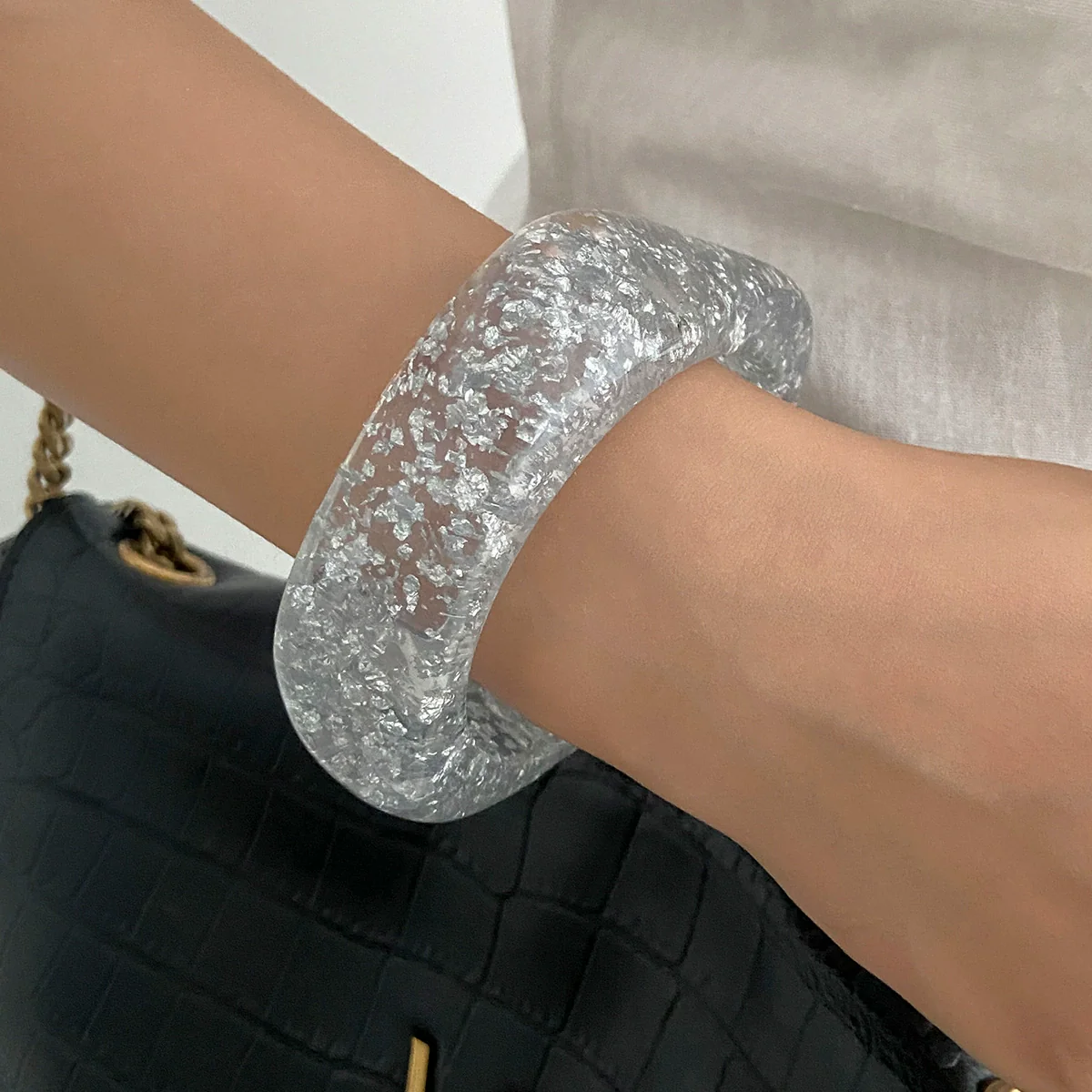 Fashion Hand Jewelry Light Luxury Gold Foil Resin Bracelet For Women Irregular Shape Polish Processing - Image 4