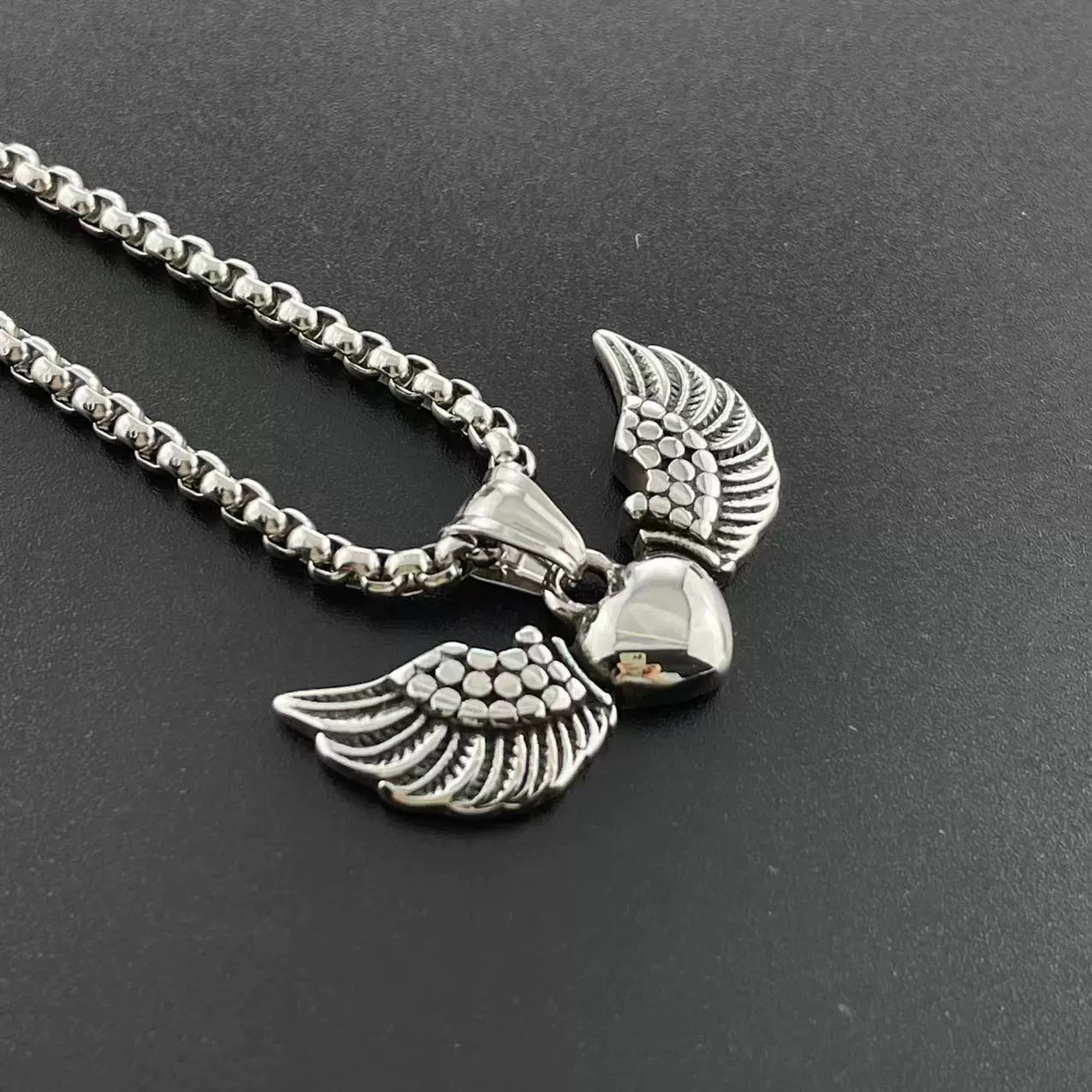 Fashion Hip Hop Angel Wings Pendant Titanium Steel Necklace With Doll Pattern And Polishing Treatment - Image 4