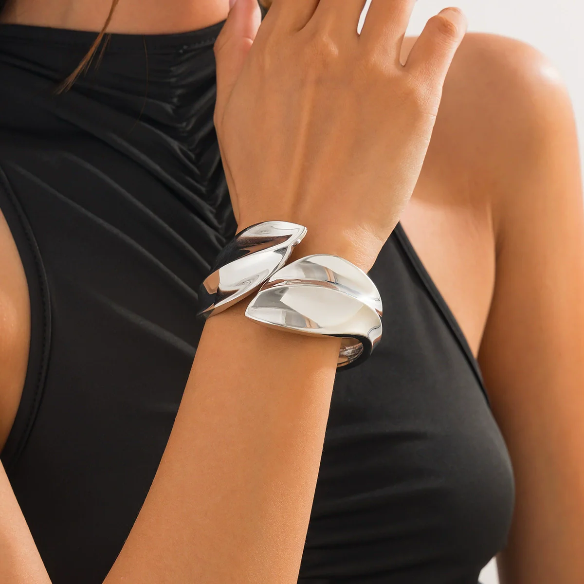 Fashion Ins Metallic Water Drops Bracelet Women's Exaggerated Design Electroplated Open Bracelet - Image 11