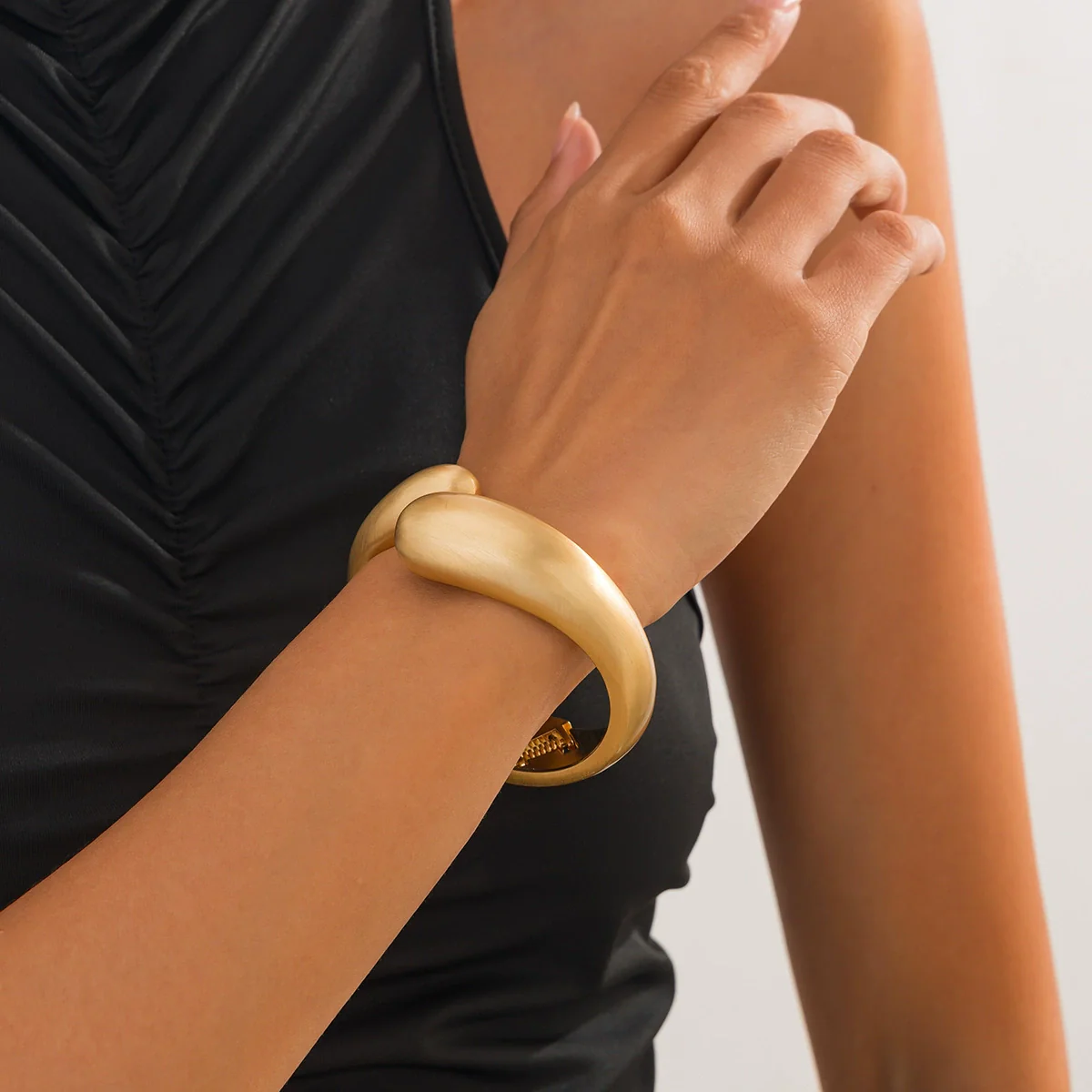 Fashion Ins Metallic Water Drops Bracelet Women's Exaggerated Design Electroplated Open Bracelet - Image 13
