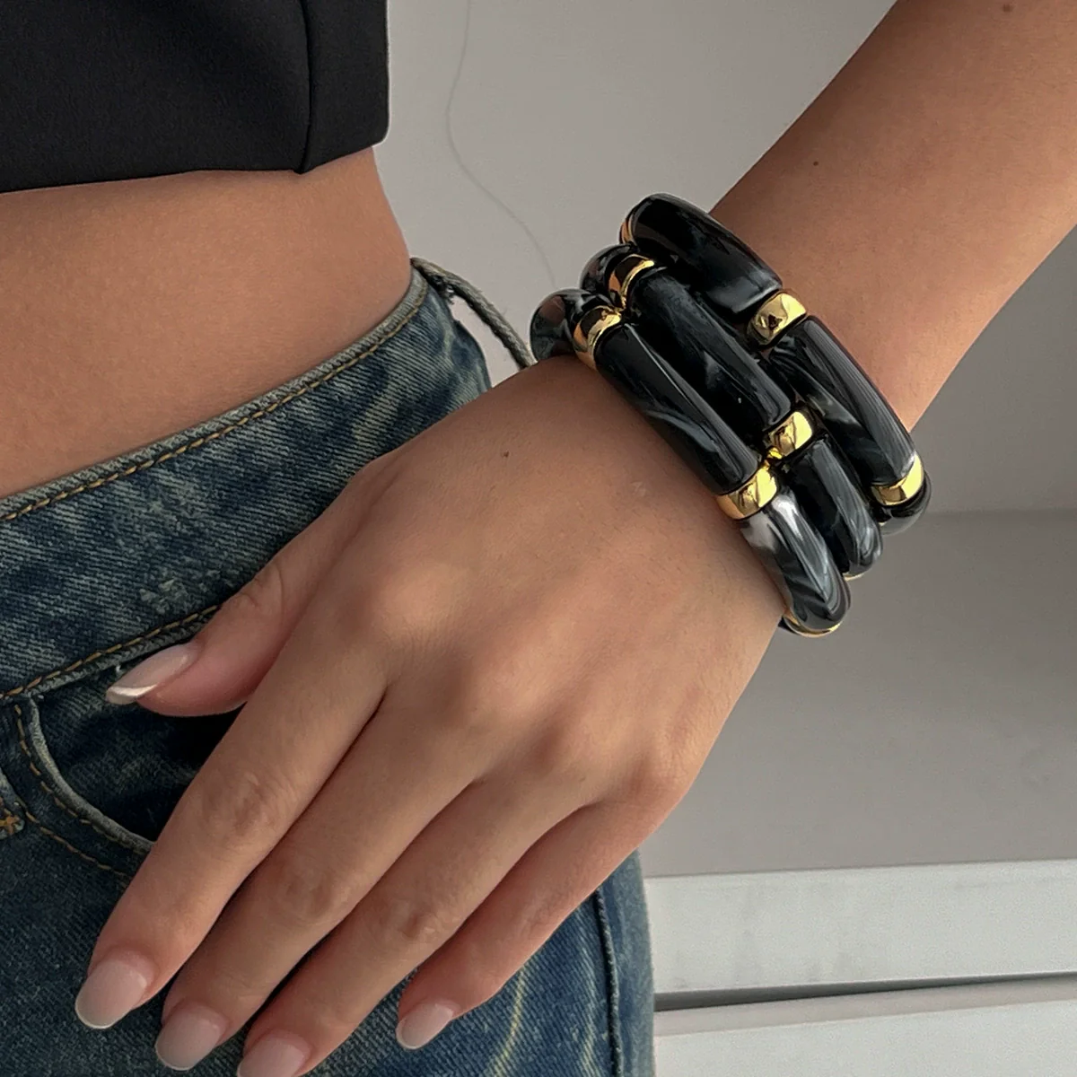 Fashion Light Luxury Punk Style Beaded Slub Plastic Glazed Curved Electroplated Bracelet - Image 8