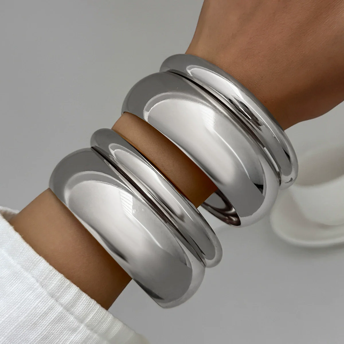 Fashion Metal Retro Geometric Electroplated Bracelet For Women - Image 16