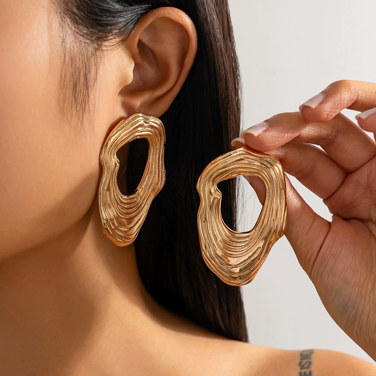 Fashion Metallic Electroplated Geometric Zinc Alloy Earrings For Women - Image 13