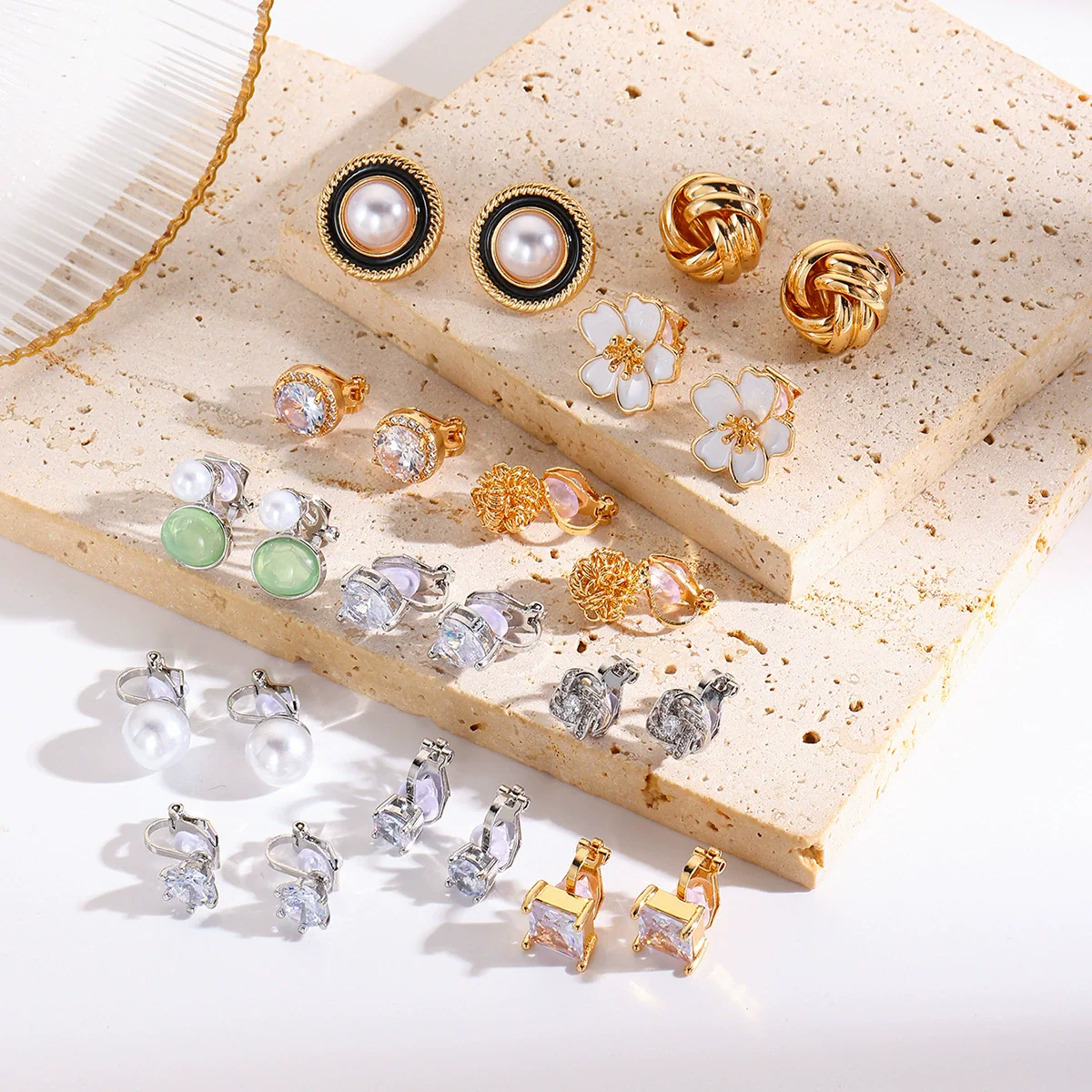 Fashion Metallic Women's Ear Clip Without Ear Holes Copper Geometric Style Set With Diamonds - Image 3