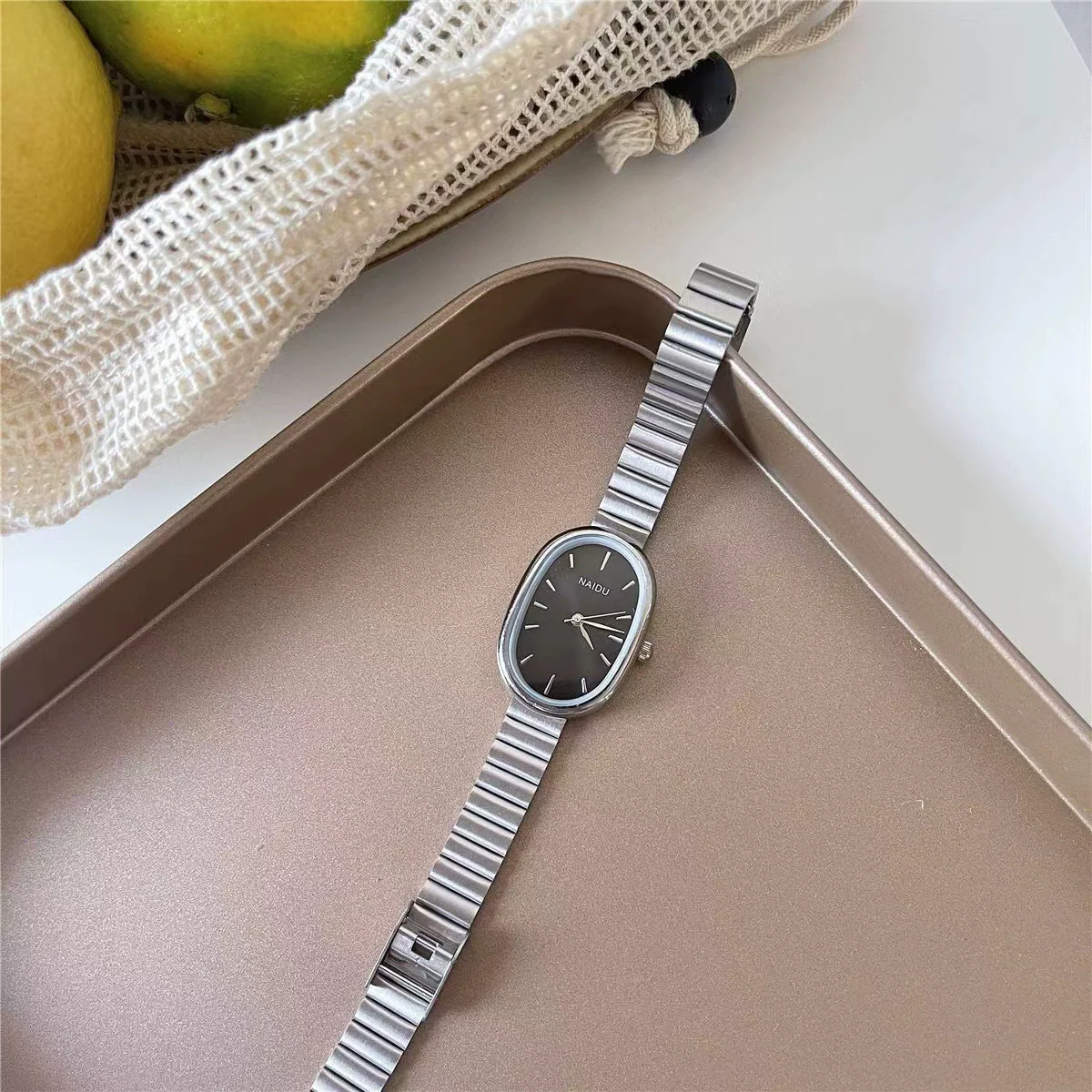 Fashion Oval Alloy Band Quartz Watch For Female - Image 10