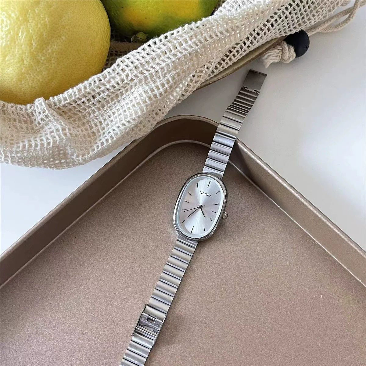 Fashion Oval Alloy Band Quartz Watch For Female - Image 11