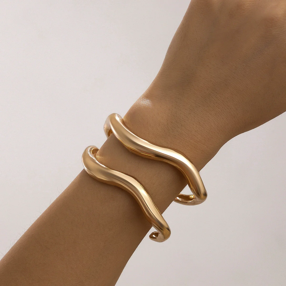 Fashion Punk Style Metal Asymmetrical Geometric Open Bracelet For Women - Image 6