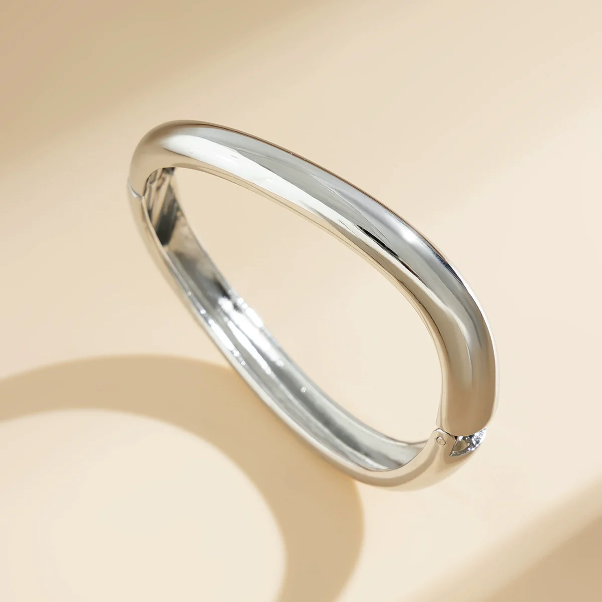 Fashion Textured Metal Pleated Glossy Ins Style Crystal Chain Finger Bracelet For Women With Electroplating - Image 9