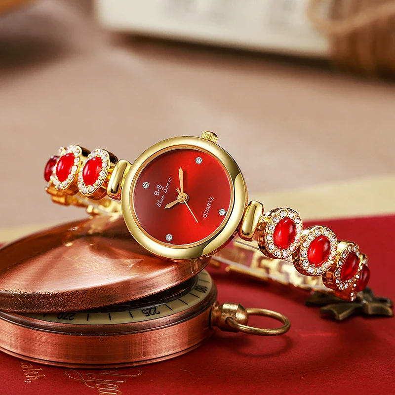 Fashion Women's Alloy Bracelet Watch With Round Dial And Diamond Inlay - Image 3