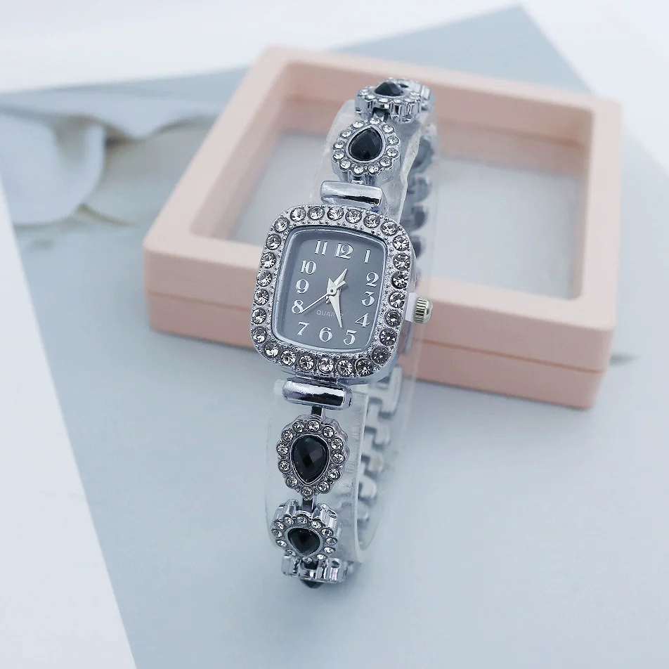 Fashion Women's Alloy Square Quartz Watch With Full Diamond Inlay