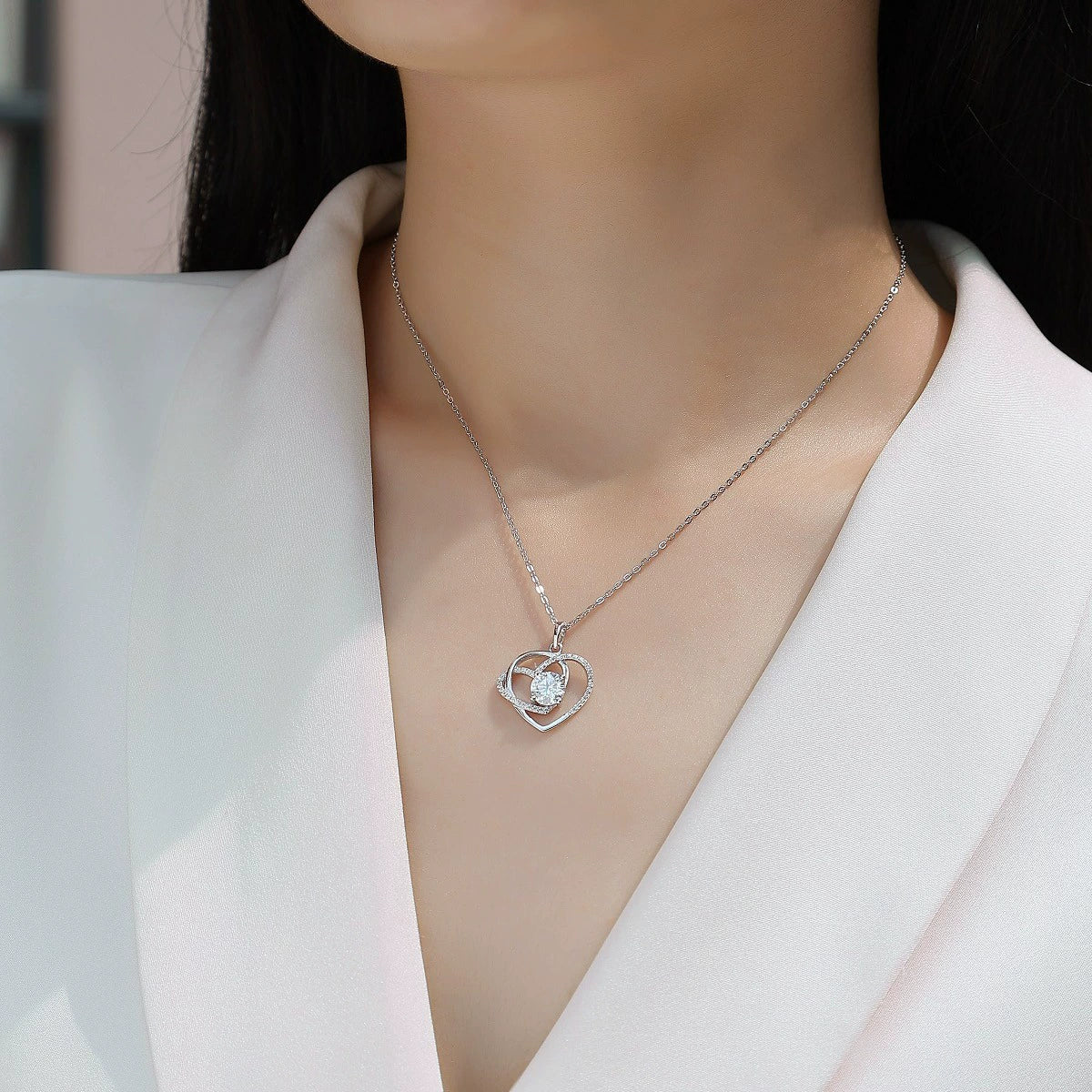Fashion Women's Heart Shaped 925 Silver Moissanite Inlaid Clavicle Necklace - Image 2