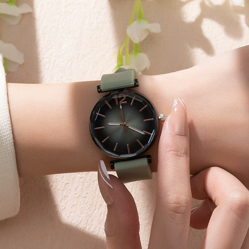 Fashion Women's Quartz Watch Alloy Case Imitation Leather Strap Stainless Steel Buckle Round Dial - Image 3