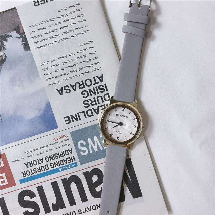 Fashion Women's Watch Alloy Case Ordinary Glass Mirror Leather Belt Casual Style - Image 3