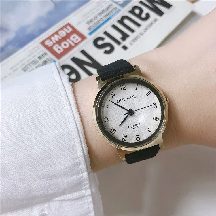 Fashion Women's Watch Alloy Case Ordinary Glass Mirror Leather Belt Casual Style - Image 5