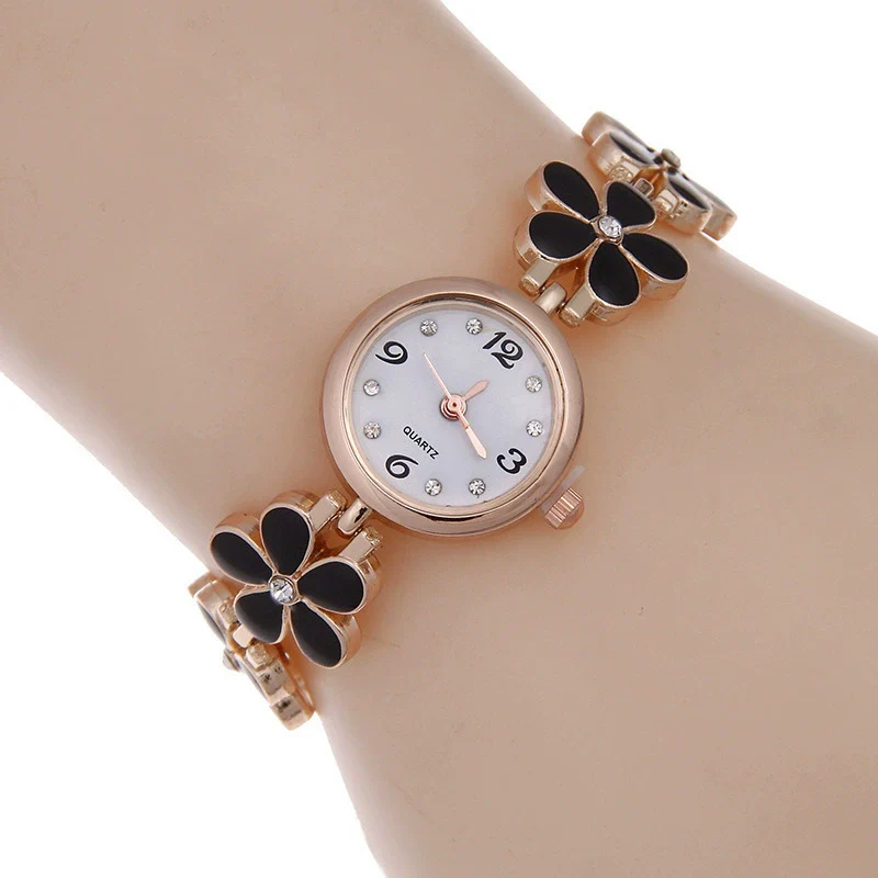 Fashion Women's Watch Bracelet With Small Flower Rhinestone Scale Zinc Alloy Case Titanium Alloy Strap - Image 4
