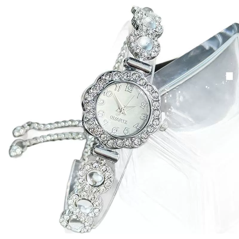 Fashionable Chalcedony Diamond Women's Alloy Watch With Round Dial And Pullout Bracelet - Image 4