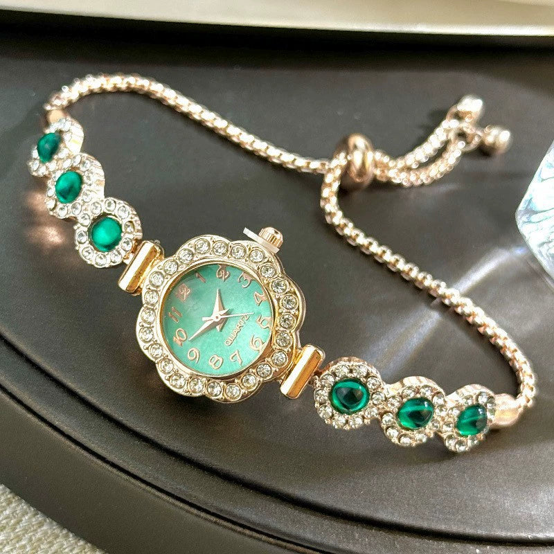 Fashionable Chalcedony Diamond Women's Alloy Watch With Round Dial And Pullout Bracelet - Image 8