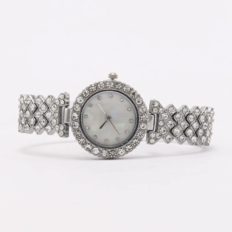 Fashionable Diamondencrusted Metal Shell Face Round Female Watch - Image 3