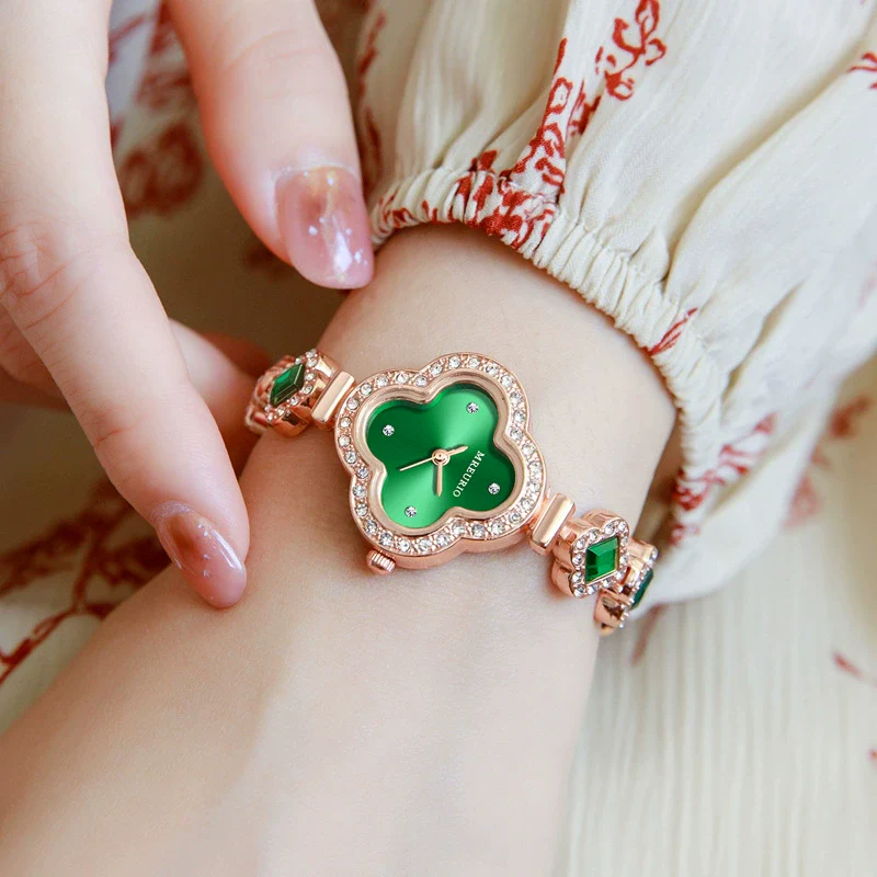 Fashionable Fourleaf Clover Women's Metal Bracelet Quartz Watch With Flower Shape Dial - Image 3