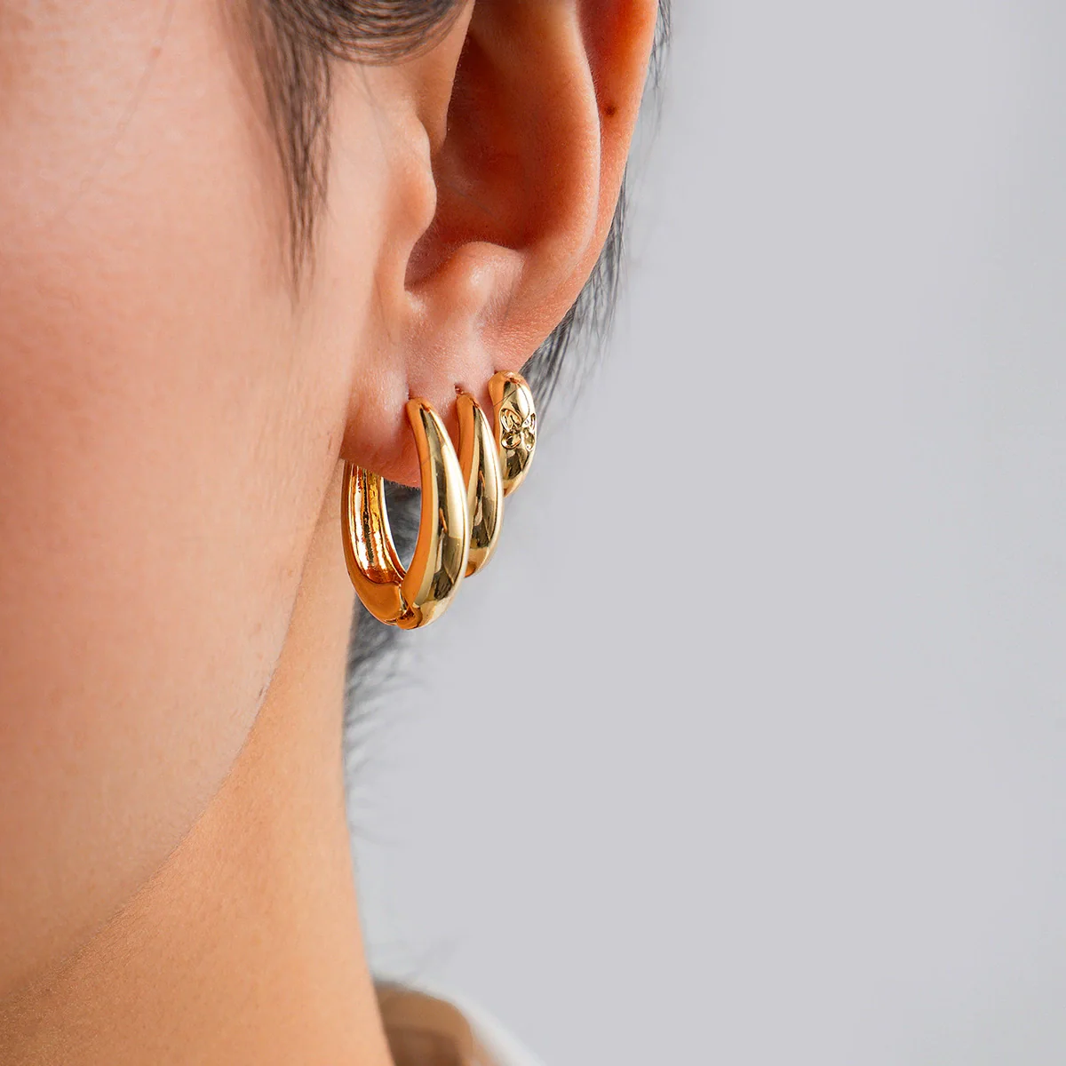 Fashionable Geometric Metal Women's Ushaped Earrings With Diamond Drop And Electroplating - Image 4