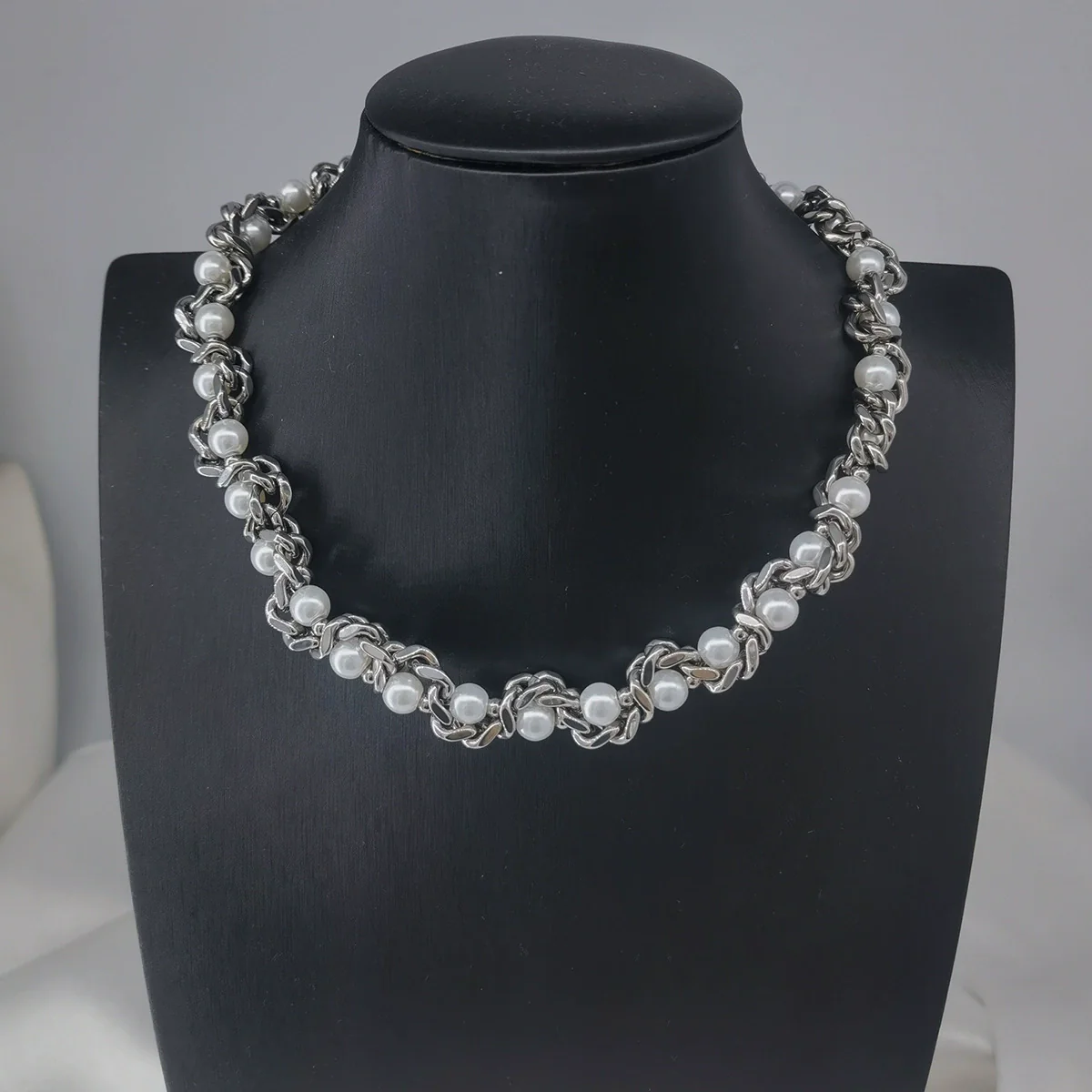Fashionable Stainless Steel Imitation Pearl Agate Beaded Cuban Chain Necklace Unisex Polish Style - Image 6