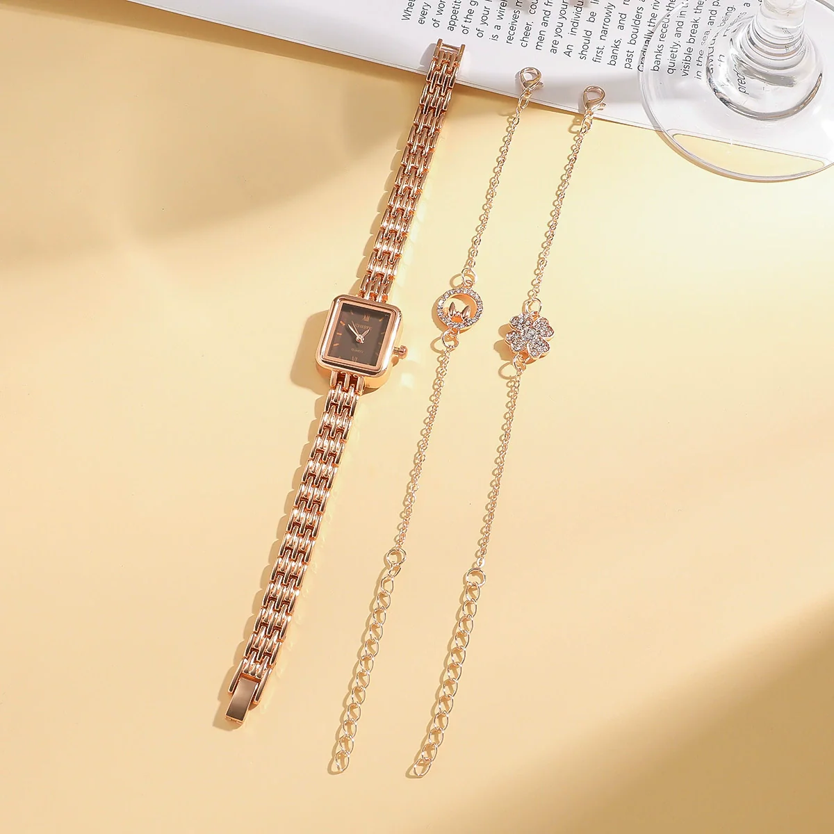 Fashionable Versatile Alloy Strap Round Dial Diamondencrusted Women's Watch And Flower Bracelet Set - Image 2