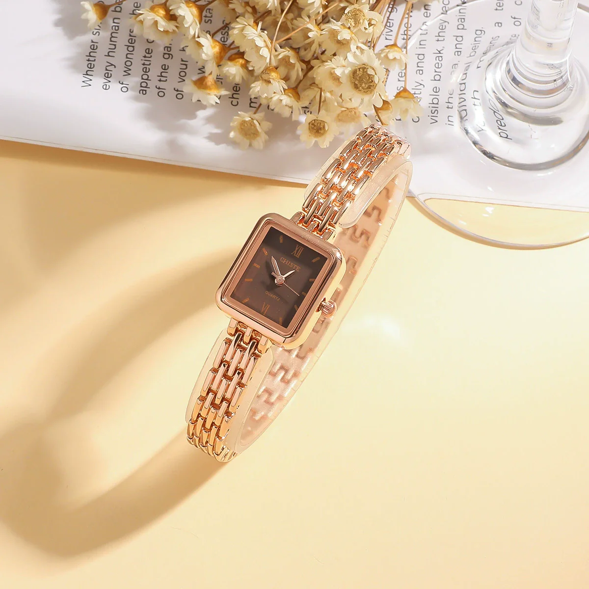 Fashionable Versatile Alloy Strap Round Dial Diamondencrusted Women's Watch And Flower Bracelet Set - Image 3