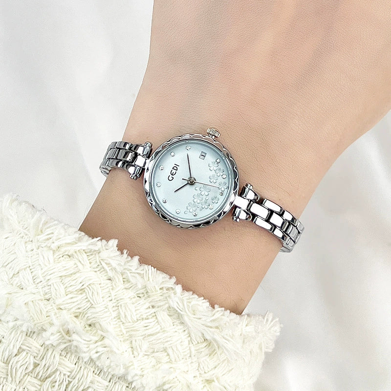 Fashionable Women's Alloy Bracelet Watch With Round Dial And Mineral Reinforced Glass Mirror