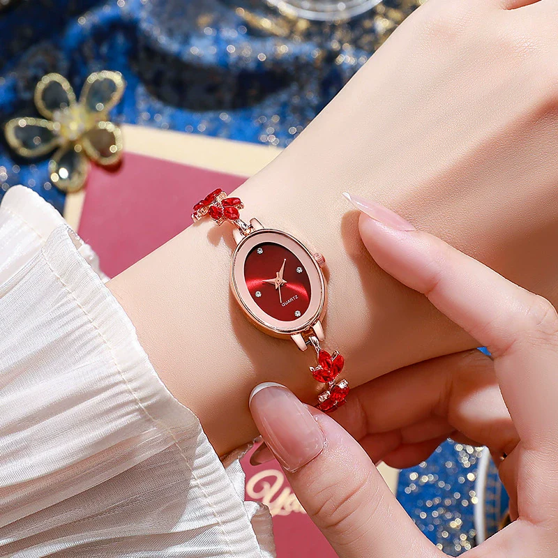 Fashionable Women's Oval Quartz Bracelet Watch With Alloy Buckle And Ordinary Glass Mirror