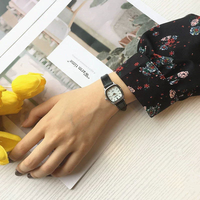 Female Student Casual Quartz Watch Alloy Case Stainless Steel Clasp Imitation Leather Strap Square Dial Antique Style - Image 2