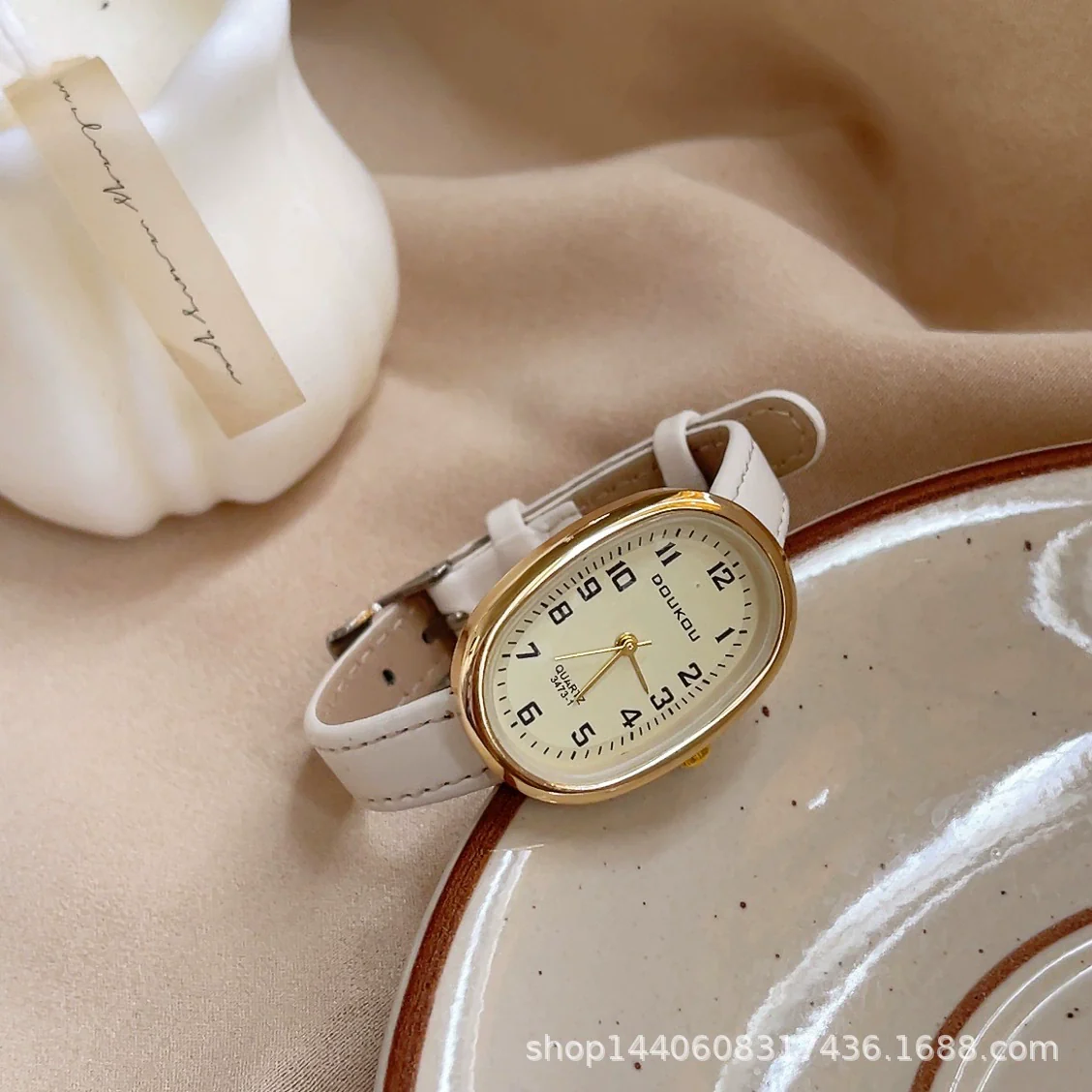 Female Student Digital Exam Watch Oval Dial Metal Case Ordinary Glass Mirror Fashion Style