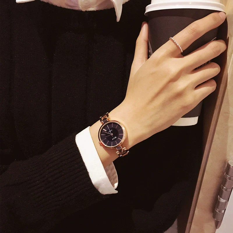 Female Student Retro Round Alloy Case Stainless Steel Band Quartz Watch