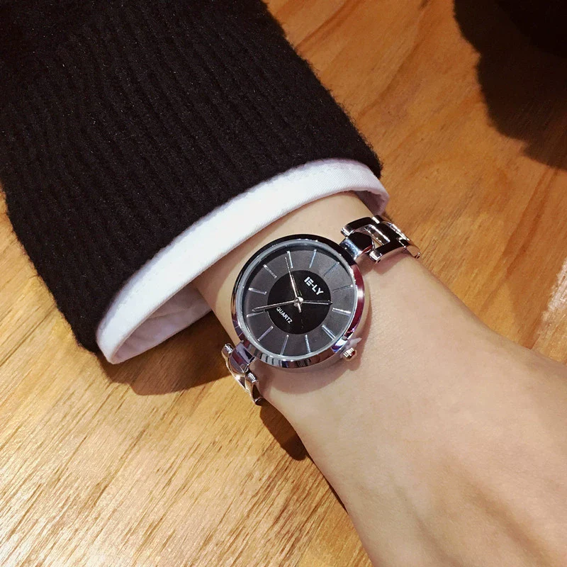 Female Student Retro Round Alloy Case Stainless Steel Band Quartz Watch - Image 6