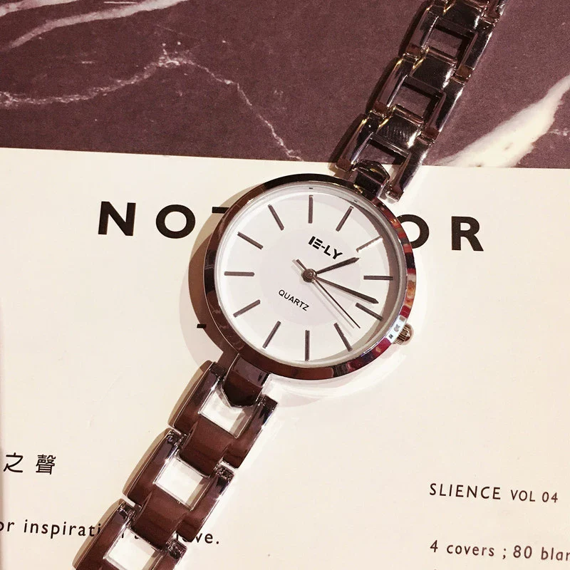 Female Student Retro Round Alloy Case Stainless Steel Band Quartz Watch - Image 7