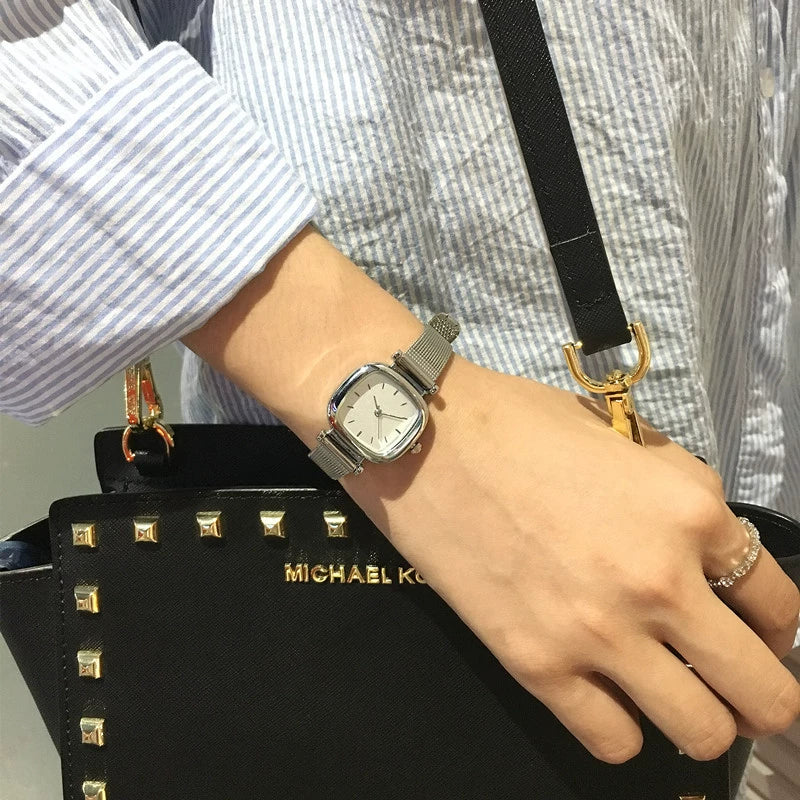 Female Student Square Silver Metal Alloy And Stainless Steel Bracelet Quartz Watch With Retro Artistic And Leisure Style - Image 3