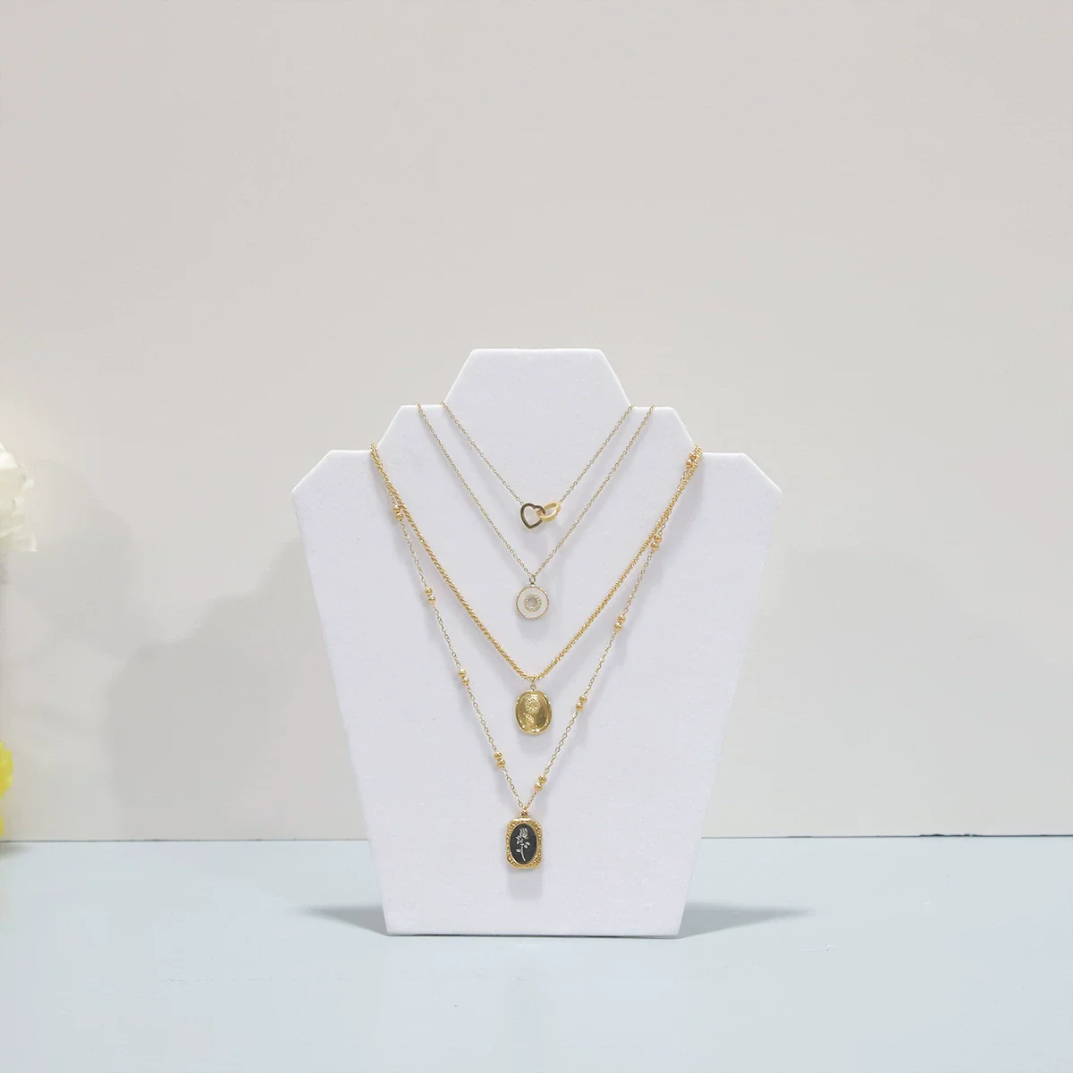 Folding Jewelry Rack Flannel Splicing Highend Portrait Style For Jewelry Display - Image 3