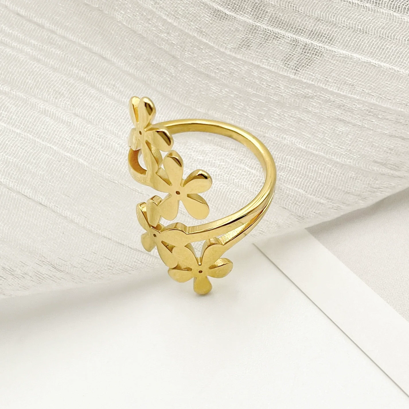 Geometric Small Flower Titanium Steel Ring Electroplated Unisex Jewelry - Image 3