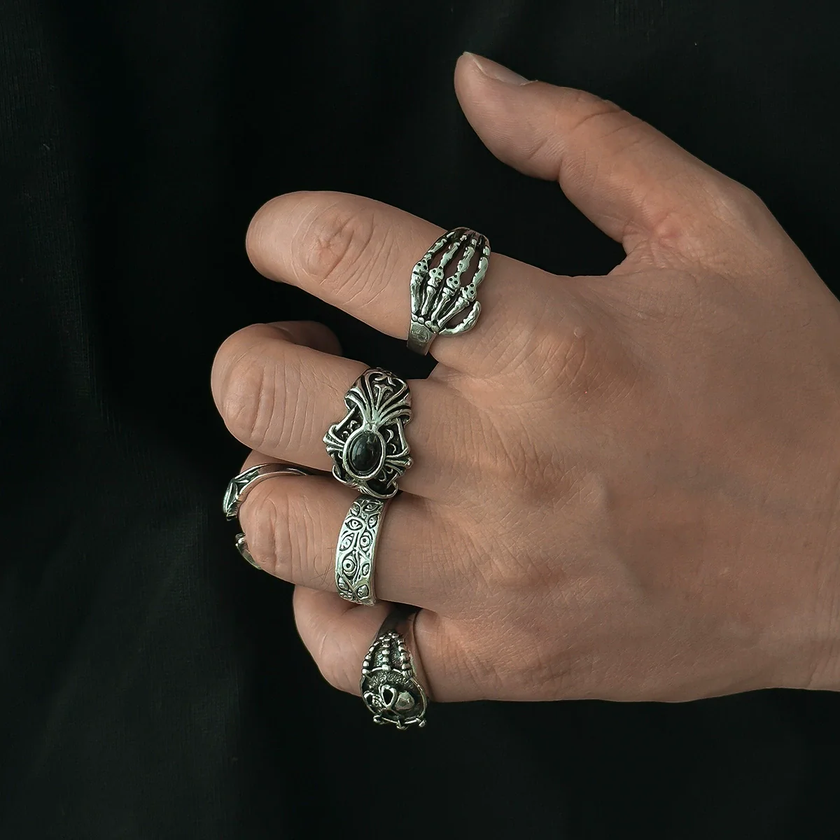 Gothic Style Skull Gemstone Alloy Ring And Bracelet Set For Men With Electroplating - Image 2