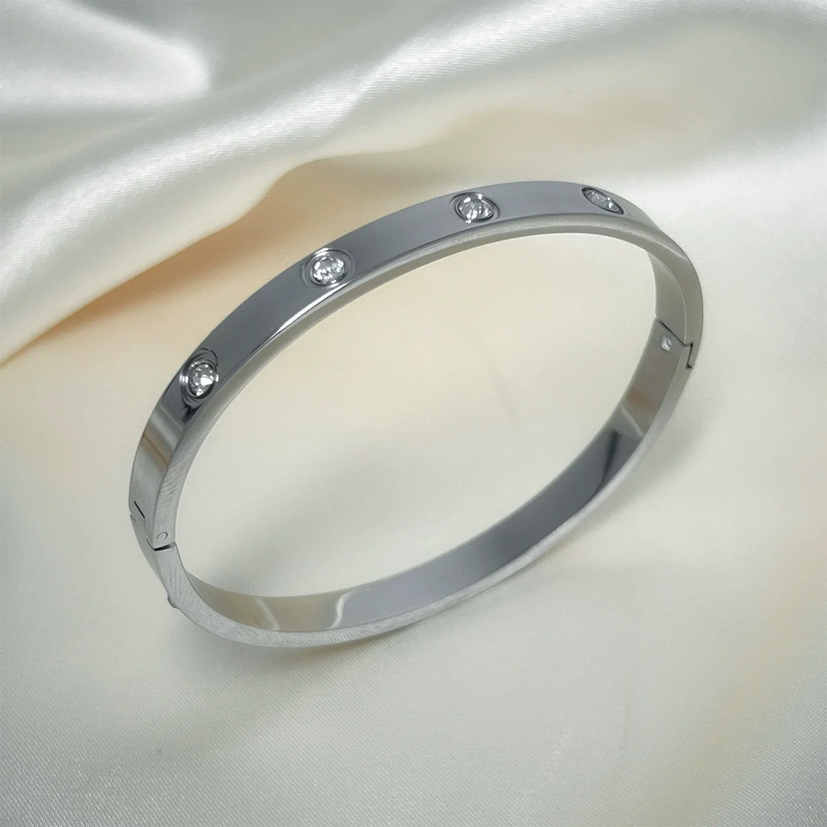 Gypsophila Stainless Steel Bracelet Electroplated 18K Gold Women's Jewelry - Image 3